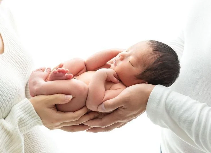 नवजात शिशु की देखभाल के लिए जरूरी टिप्स: एक संपूर्ण मार्गदर्शिका